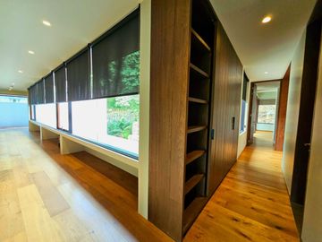 LAS CAÑADAS CASA EN VENTA SEMINUEVA MODERNA CON INCREIBLE VISTA
