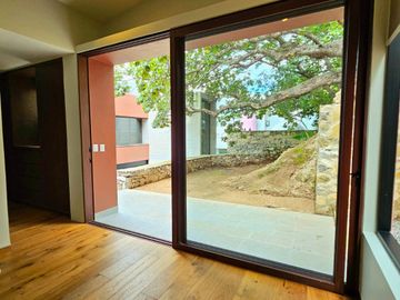 LAS CAÑADAS CASA EN VENTA SEMINUEVA MODERNA CON INCREIBLE VISTA