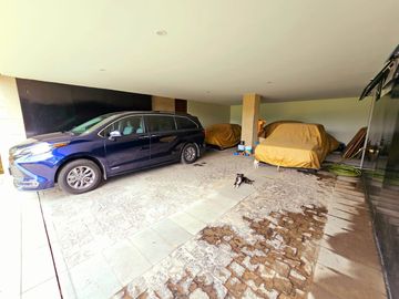 LAS CAÑADAS CASA EN VENTA SEMINUEVA MODERNA CON INCREIBLE VISTA