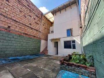 ESPECTACULAR CASA LOTE EN VENTA BARRIO BOYACA REAL