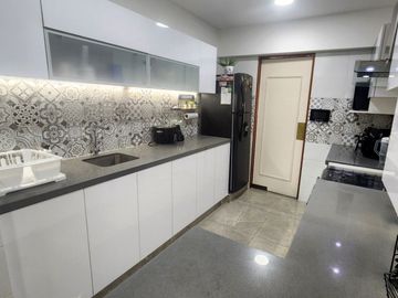 VENTA ZONA EXCLUSIVA DE SURCO, HERMOSO DEPARTAMENTO EN PRIMER PISO ELEVADO