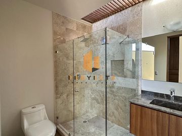 CASA EN VENTA EN ÁGUILAS ALTOZANO