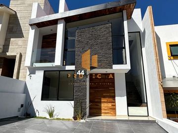 CASA EN VENTA EN ÁGUILAS ALTOZANO