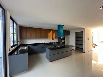 CASA EN VENTA EN ÁGUILAS ALTOZANO