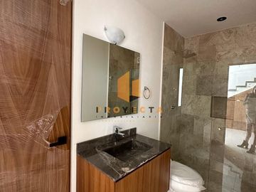 CASA EN VENTA EN ÁGUILAS ALTOZANO