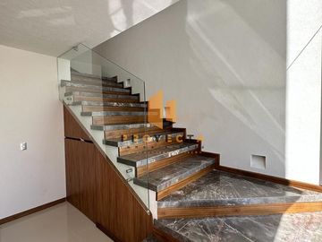 CASA EN VENTA EN ÁGUILAS ALTOZANO