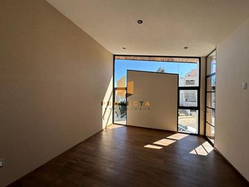 CASA EN VENTA EN ÁGUILAS ALTOZANO