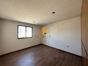 CASA EN VENTA EN ÁGUILAS ALTOZANO