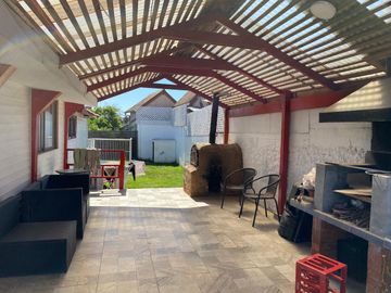 Casa en venta con piscina, comuna del Quisco