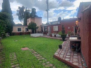 Casa en venta: 4 recámaras, 4 recámaras, 300m2 de jardín