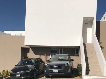 UBICADA Y FUNCIONAL PROPIEDAD EN PRIVADA CON AMENIDADES