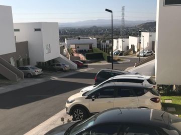 UBICADA Y FUNCIONAL PROPIEDAD EN PRIVADA CON AMENIDADES