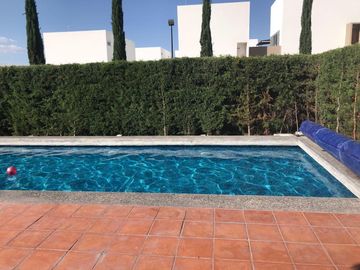 UBICADA Y FUNCIONAL PROPIEDAD EN PRIVADA CON AMENIDADES