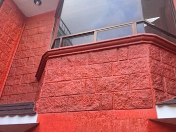 CASA DE 3 NIVELES RECIEN REMODELADA, 4 RECAMARAS CON CLOSET