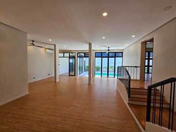 MODERN BUNGALOW HOUSE AND LOT IN AYALA ALABANG MUNTINLUPA