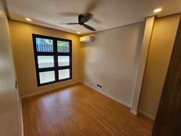 MODERN BUNGALOW HOUSE AND LOT IN AYALA ALABANG MUNTINLUPA