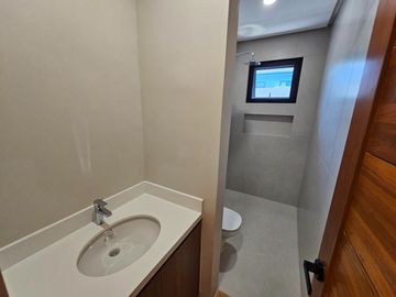 MODERN BUNGALOW HOUSE AND LOT IN AYALA ALABANG MUNTINLUPA