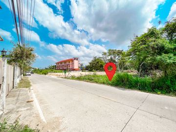 Bang Saray Land for Sale Oceanside, Only 400m. from Sukhumvit Road