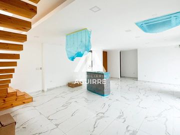 EN VENTA: casa esquinera de lujo en Urbanizacion Privada, Machala