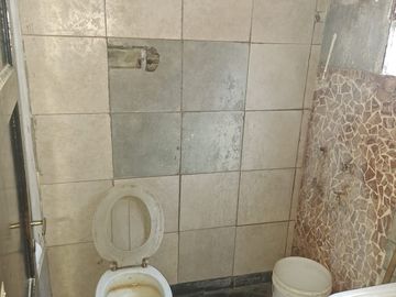 VENDO CASA 2 DORMITORIOS EN Bº RESIDENCIAL AMERICA A RECICLAR