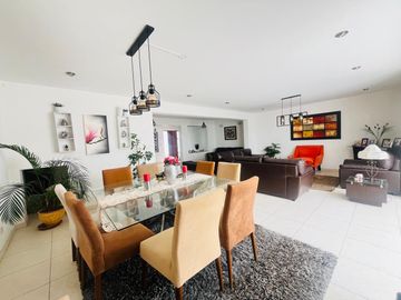 CASA CON SALIDA A PARQUE EN BRISAS DE VILLA