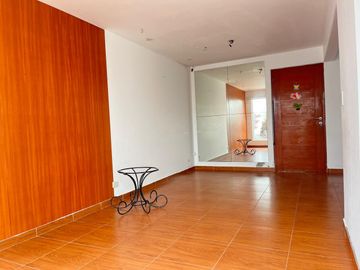 CASA CON SALIDA A PARQUE EN BRISAS DE VILLA