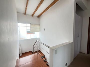 CASA CON SALIDA A PARQUE EN BRISAS DE VILLA