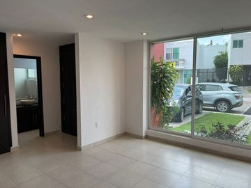 Venta de casa en Residencial Vesta, col. Rancho San José Xilotzingo, Puebla