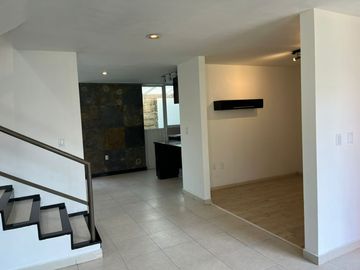 Venta de casa en Residencial Vesta, col. Rancho San José Xilotzingo, Puebla