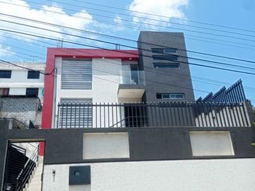 CASA EN VENTA O CAMBIO CONJUNTO VISTA REAL NORTE DE QUITO