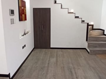 CASA EN VENTA O CAMBIO CONJUNTO VISTA REAL NORTE DE QUITO