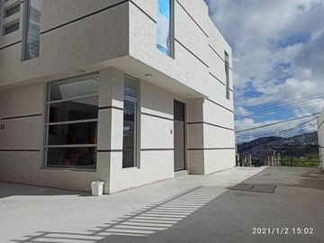 CASA EN VENTA O CAMBIO CONJUNTO VISTA REAL NORTE DE QUITO