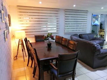 Se vende casa de dos pisos