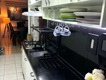 Se vende casa de dos pisos