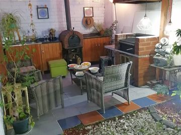 Se vende casa de dos pisos