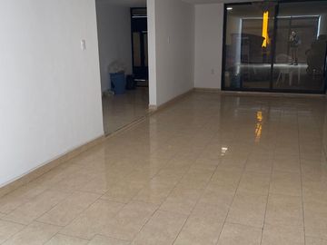 CASA EN VENTA - ESQUINA PRADOS AGUA AZUL, SOBRE AVENIDA - 4 RECÁMARAS Y FAMILY ROOM