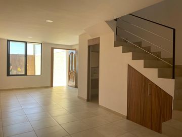 Venta de casa nueva en conjunto cerrado en San Juan Cuautlancingo.