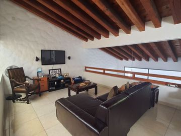 Casa en Lomas con excelente ubicación