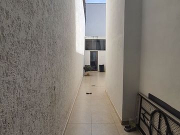 Casa en Lomas con excelente ubicación