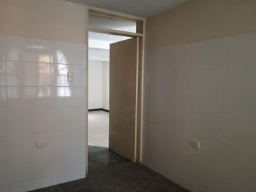 Departamento 3 dormitorios en urbanización Elio + habitacion con baño independiente