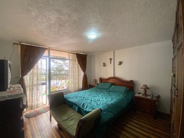 Casa Rentera de venta en Calderón