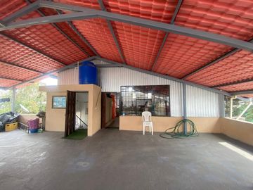 Casa Rentera de venta en Calderón