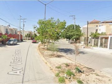 HGM (EMB) CASA EN VENTA EN EL REFUGIO DURANGO