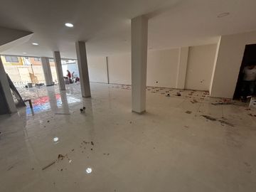 Casas de Venta en Cuenca Sector Totoracocha con locales comerciales