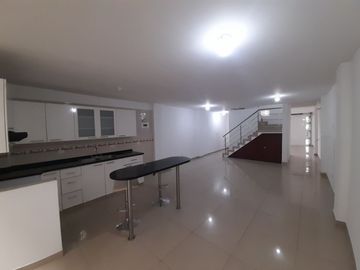 VENTA DE HERMOSA CASA EN LAS MERCEDES PALMIRA