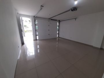 VENTA DE HERMOSA CASA EN LAS MERCEDES PALMIRA