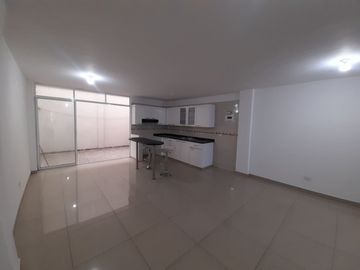VENTA DE HERMOSA CASA EN LAS MERCEDES PALMIRA