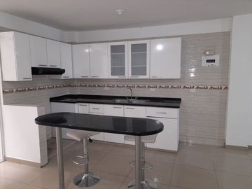 VENTA DE HERMOSA CASA EN LAS MERCEDES PALMIRA