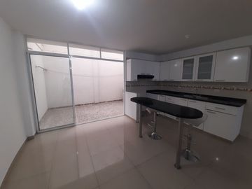VENTA DE HERMOSA CASA EN LAS MERCEDES PALMIRA
