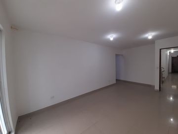 VENTA DE HERMOSA CASA EN LAS MERCEDES PALMIRA
